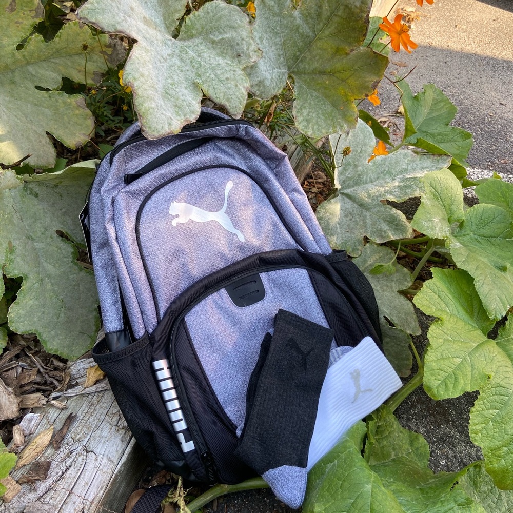 ๐ฅ๐๐ฅณPUMA Party! Backpack w Bonus Socks! - Picture 2 of 8